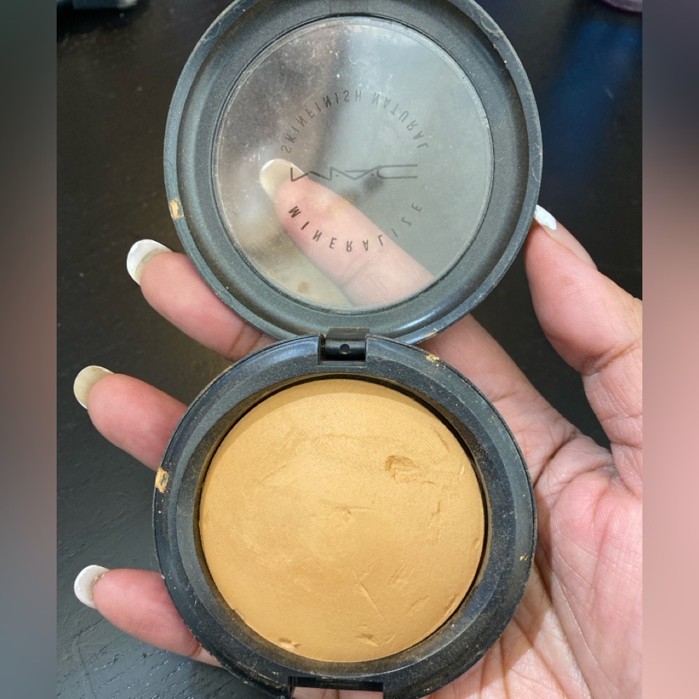 MAC Mineralize Skinfinish Natural Face Powder Shade DARK A52 10g